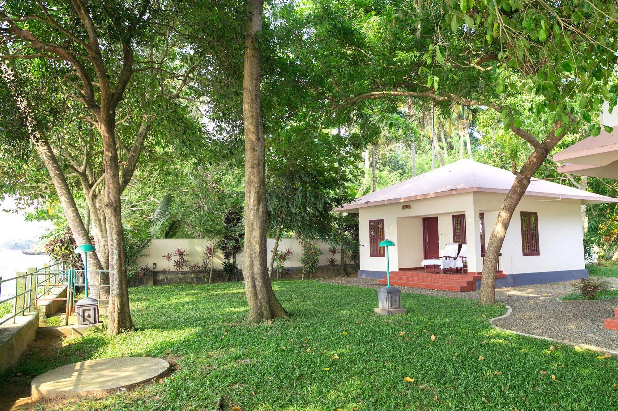 Illikkalam Lakeside Cottages Kumarakom Kültér fotó